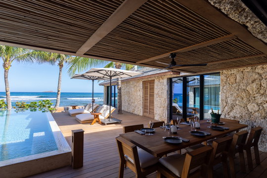 VILLA MAVERICK KITCHEN & DINING AREA 8