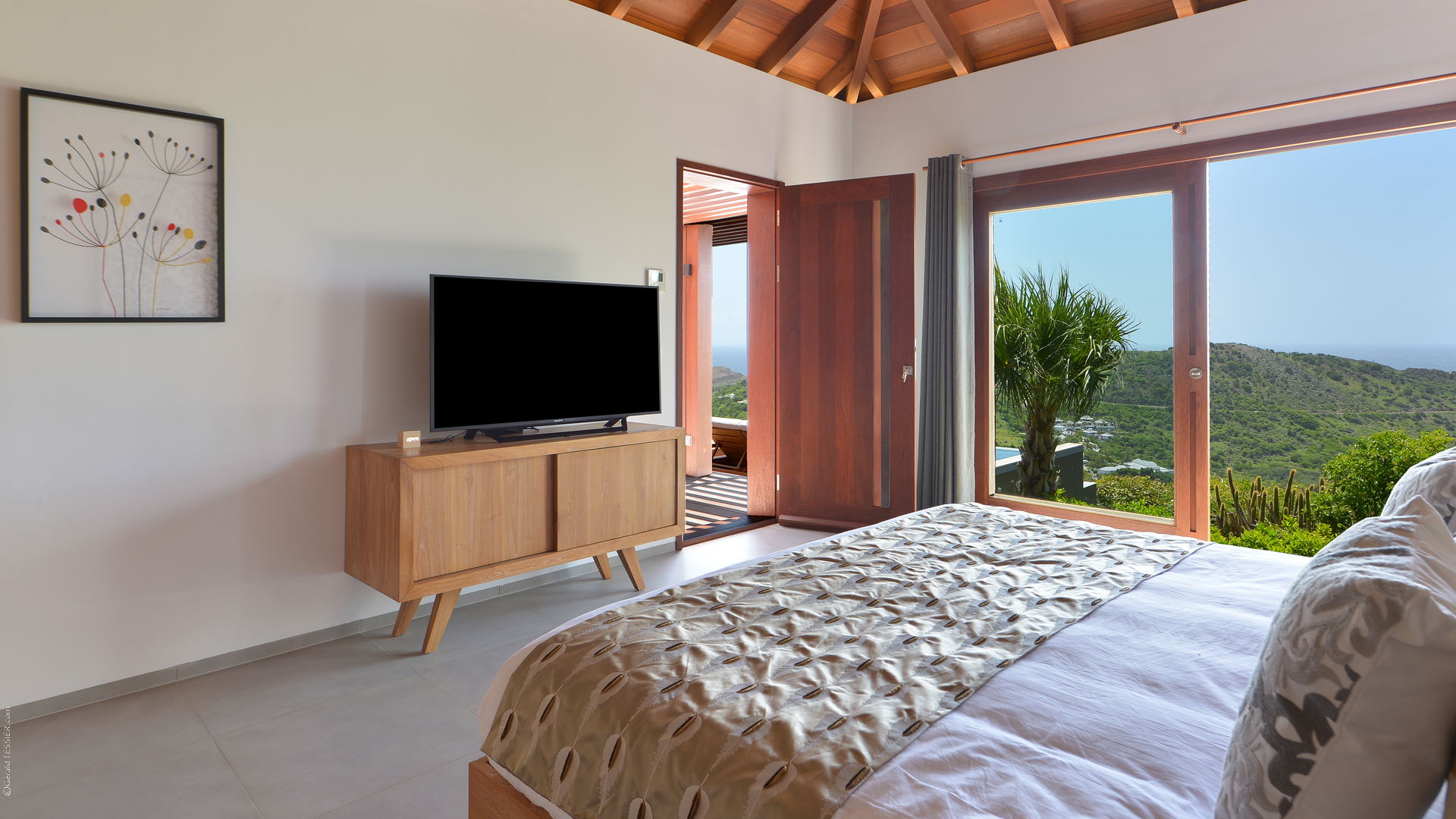 BEDROOM 1