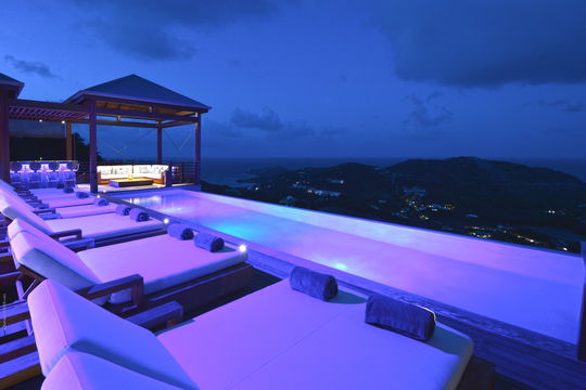 VILLA DANSE DU SOLEIL BY NIGHT 1