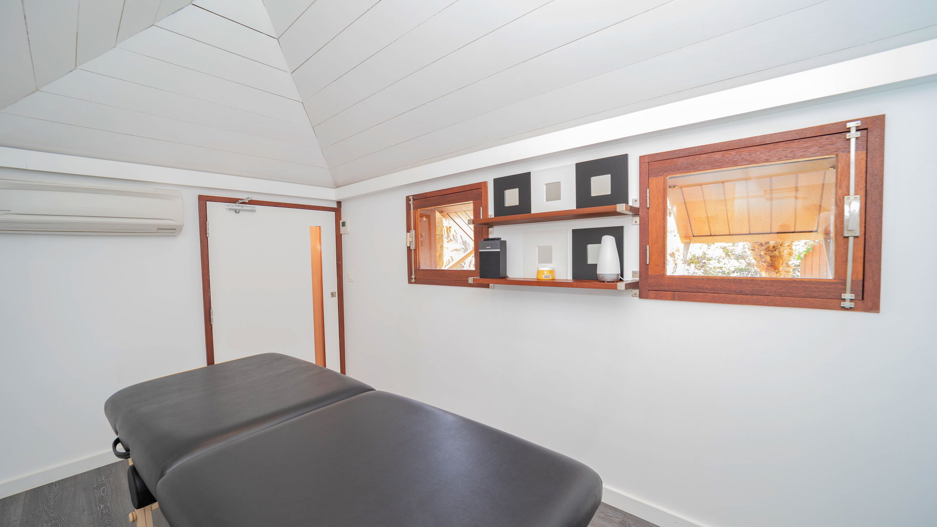 FITNESS & MASSAGE AREAS