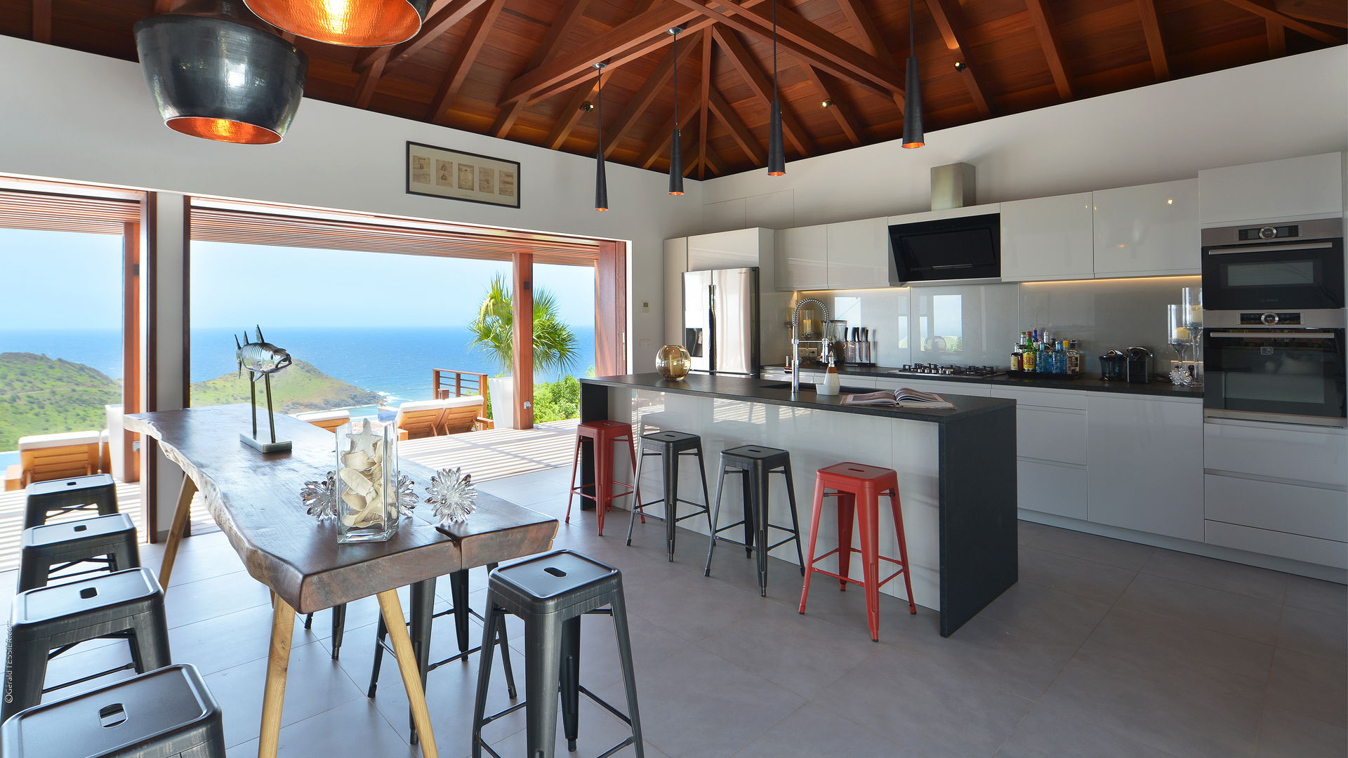 KITCHEN & DINING AREA