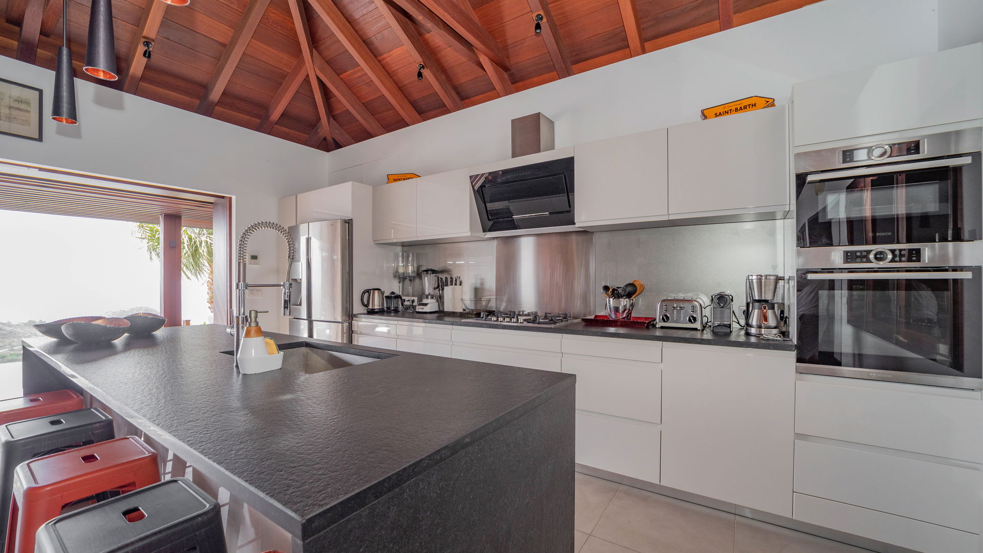 KITCHEN & DINING AREA