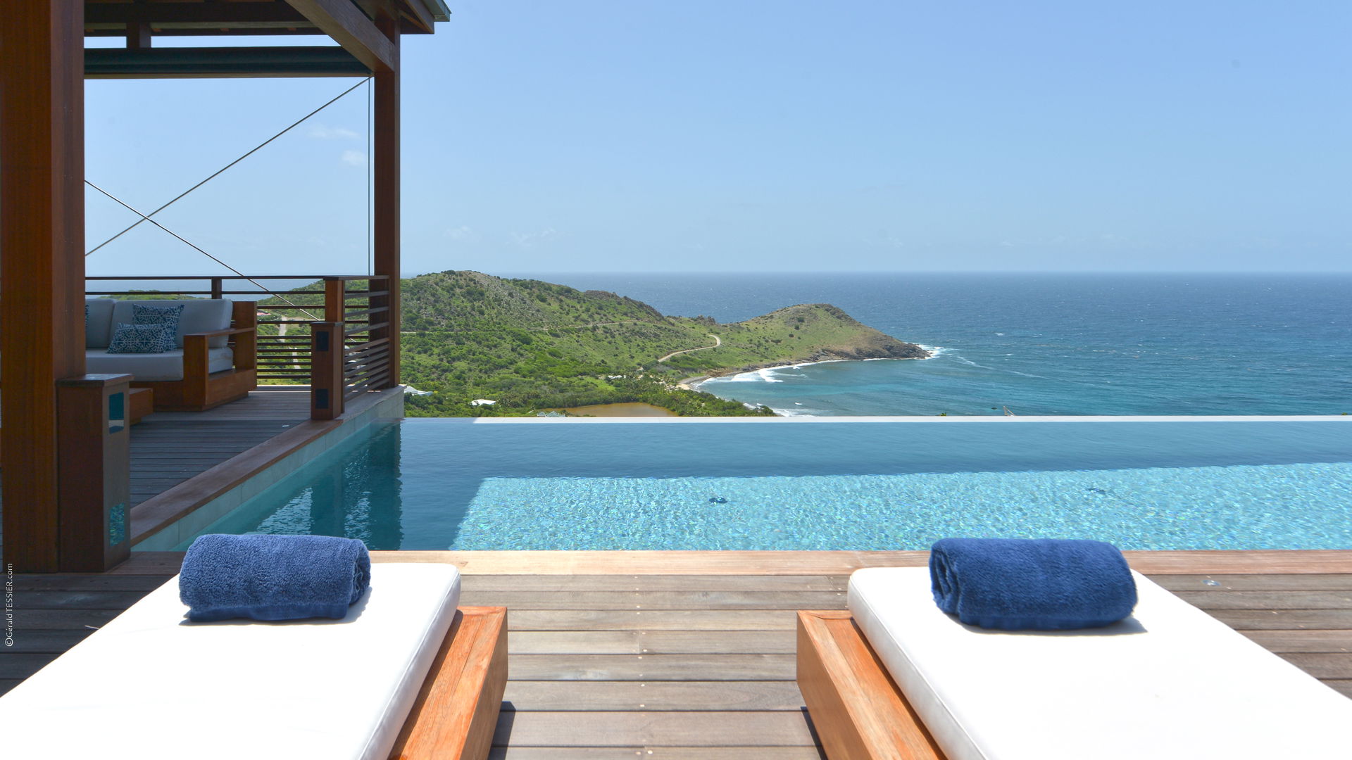 POOL & TERRACE