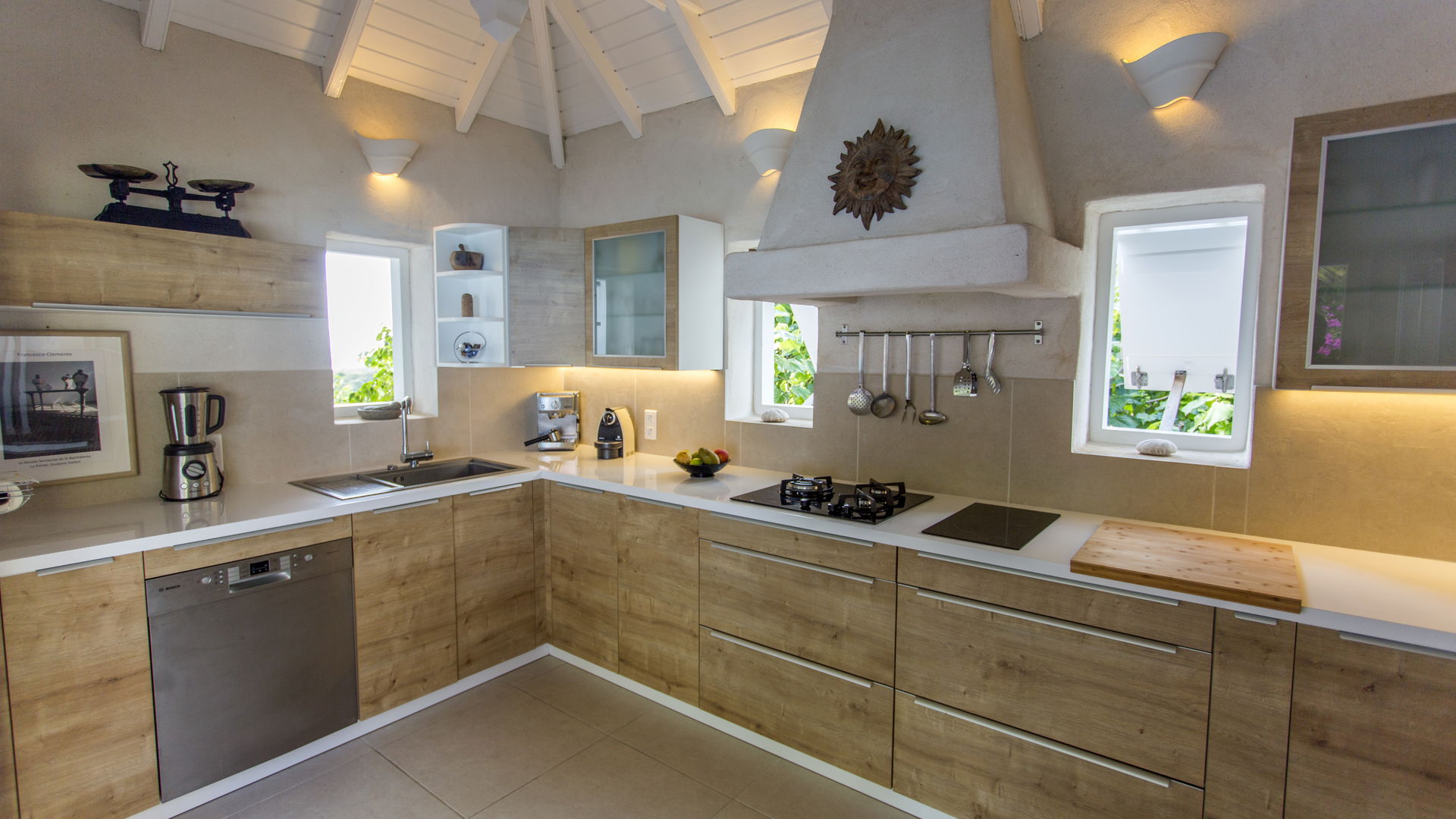 KITCHEN & DINING AREA