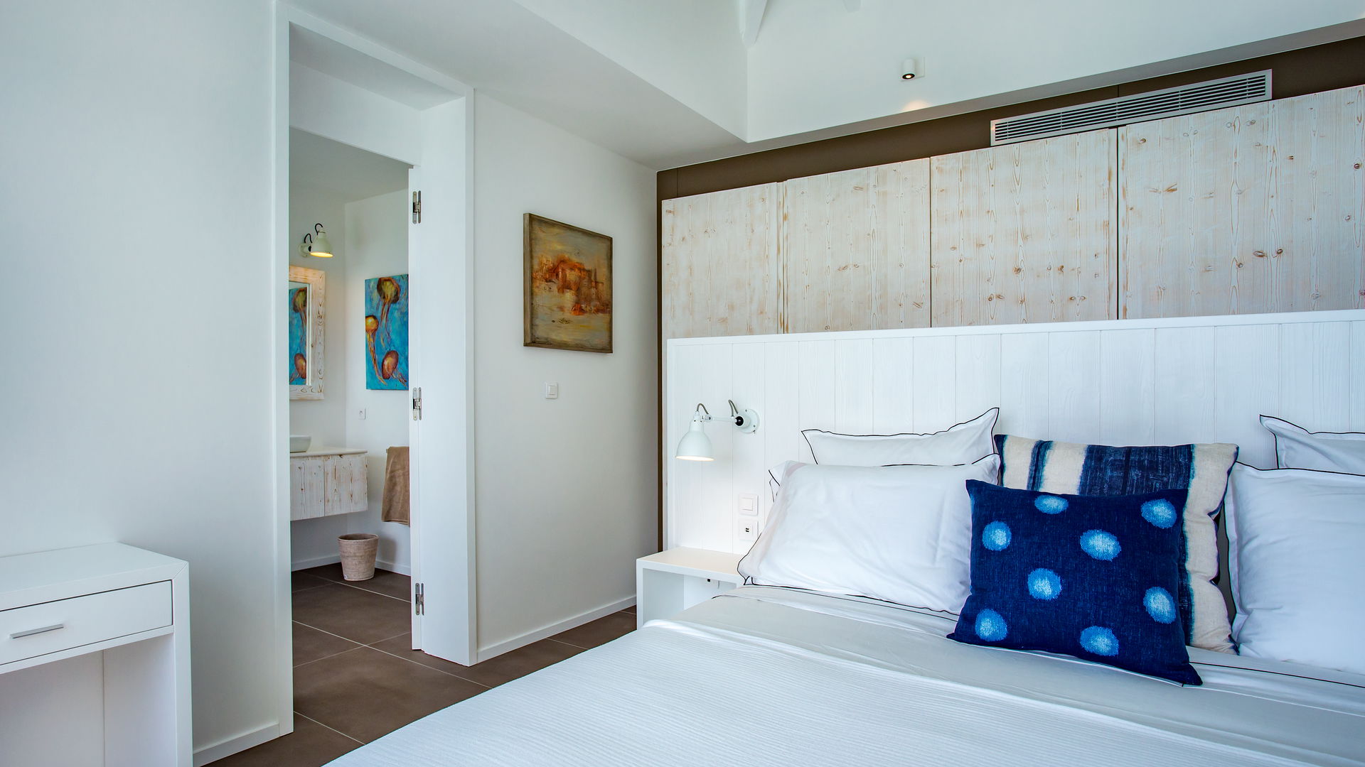 BEDROOM 1