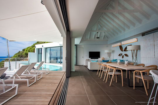 VILLA PASSAGE KITCHEN & DINING AREA 1
