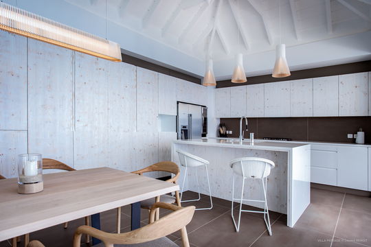 VILLA PASSAGE KITCHEN & DINING AREA 6