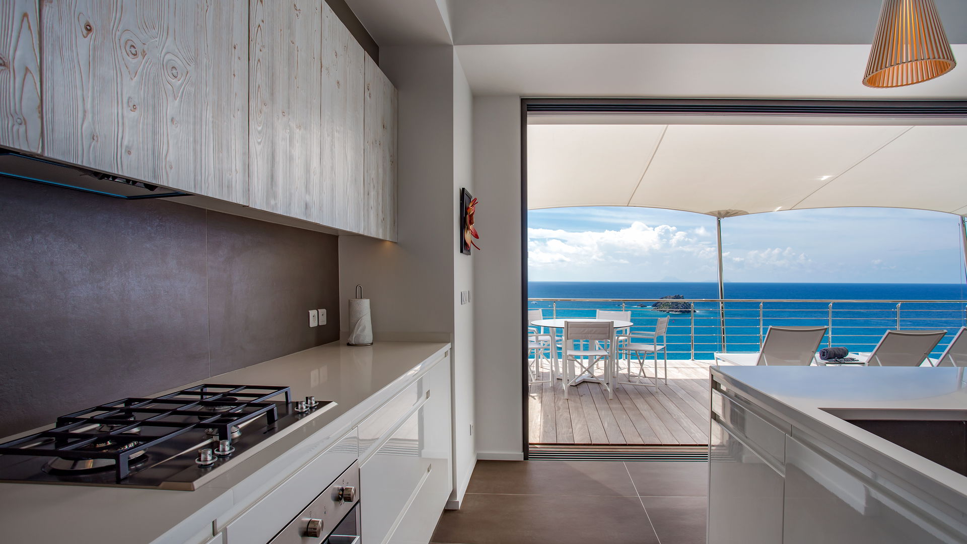 KITCHEN & DINING AREA