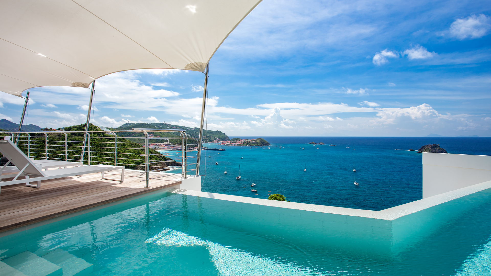 POOL & TERRACE