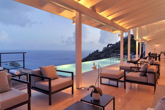 VILLA THE VIEW BY NIGHT 2