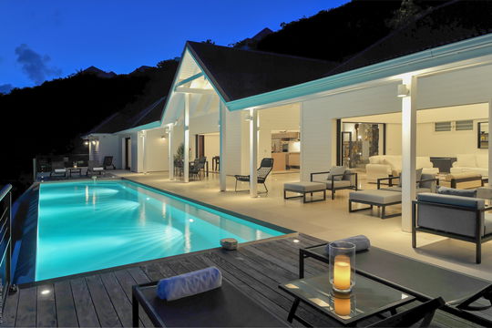 VILLA THE VIEW BY NIGHT 6