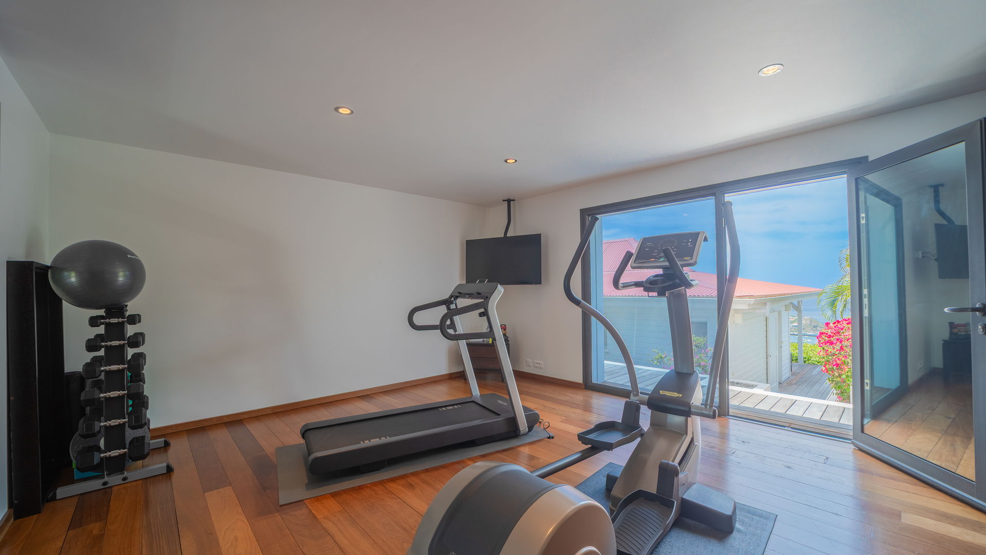 FITNESS AREA