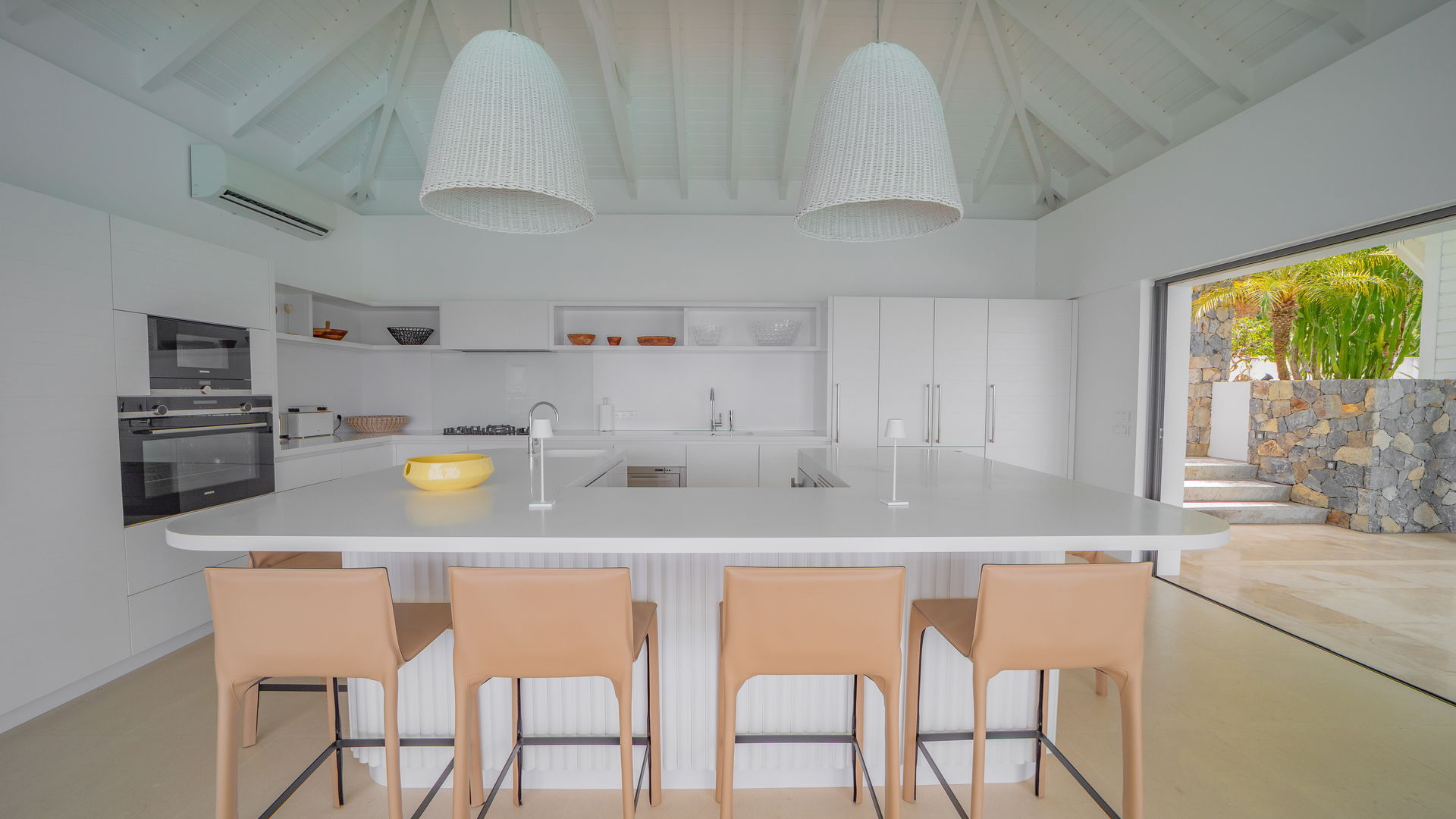 KITCHEN & DINING AREA