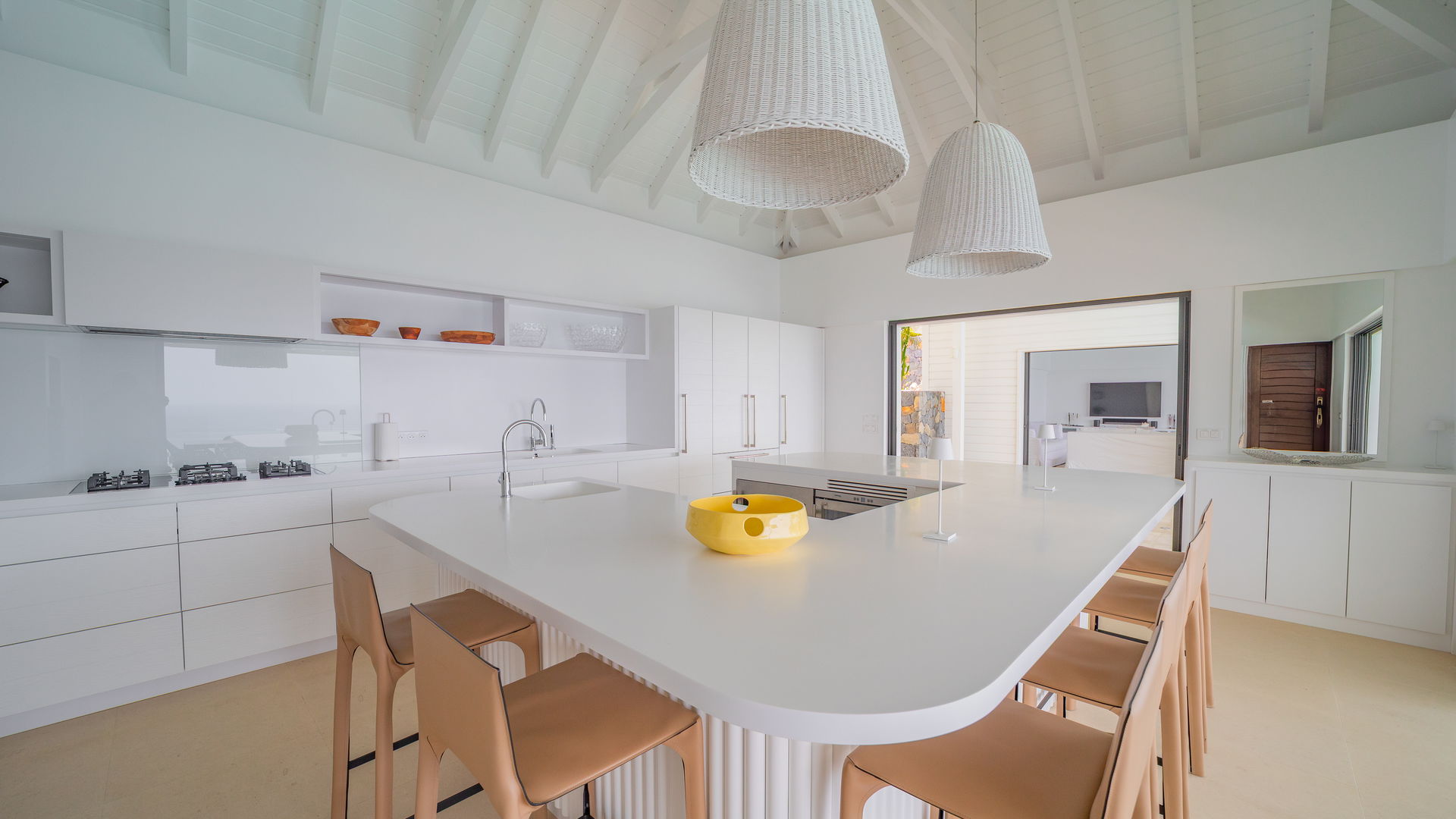 KITCHEN & DINING AREA