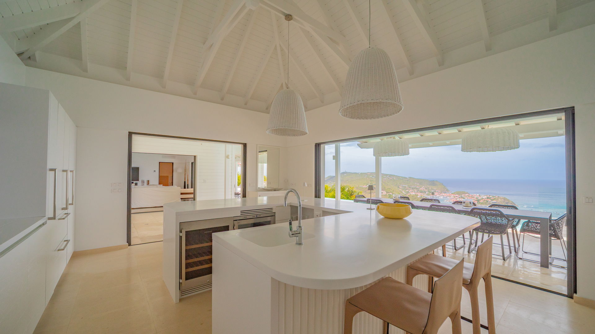 KITCHEN & DINING AREA