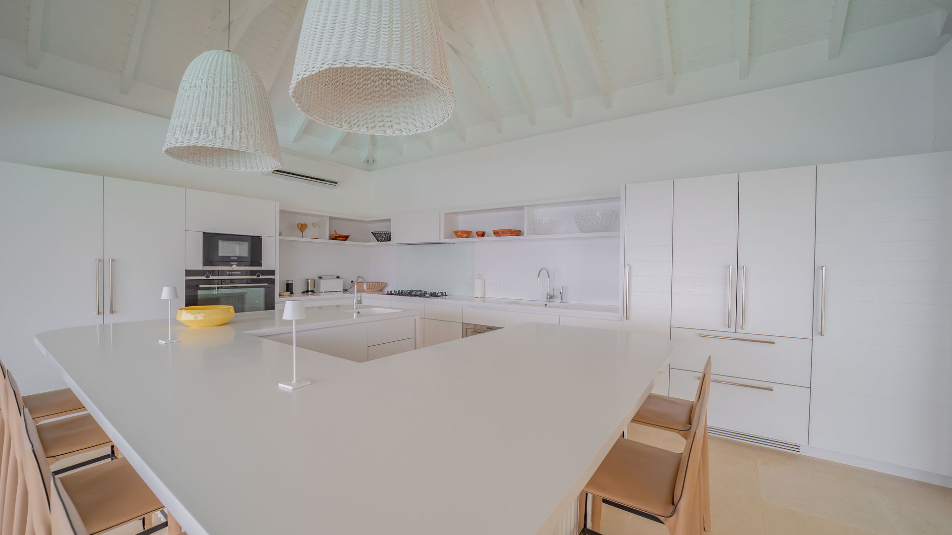 KITCHEN & DINING AREA