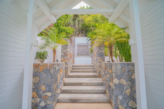 VILLA THE VIEW OUTDOORS 1