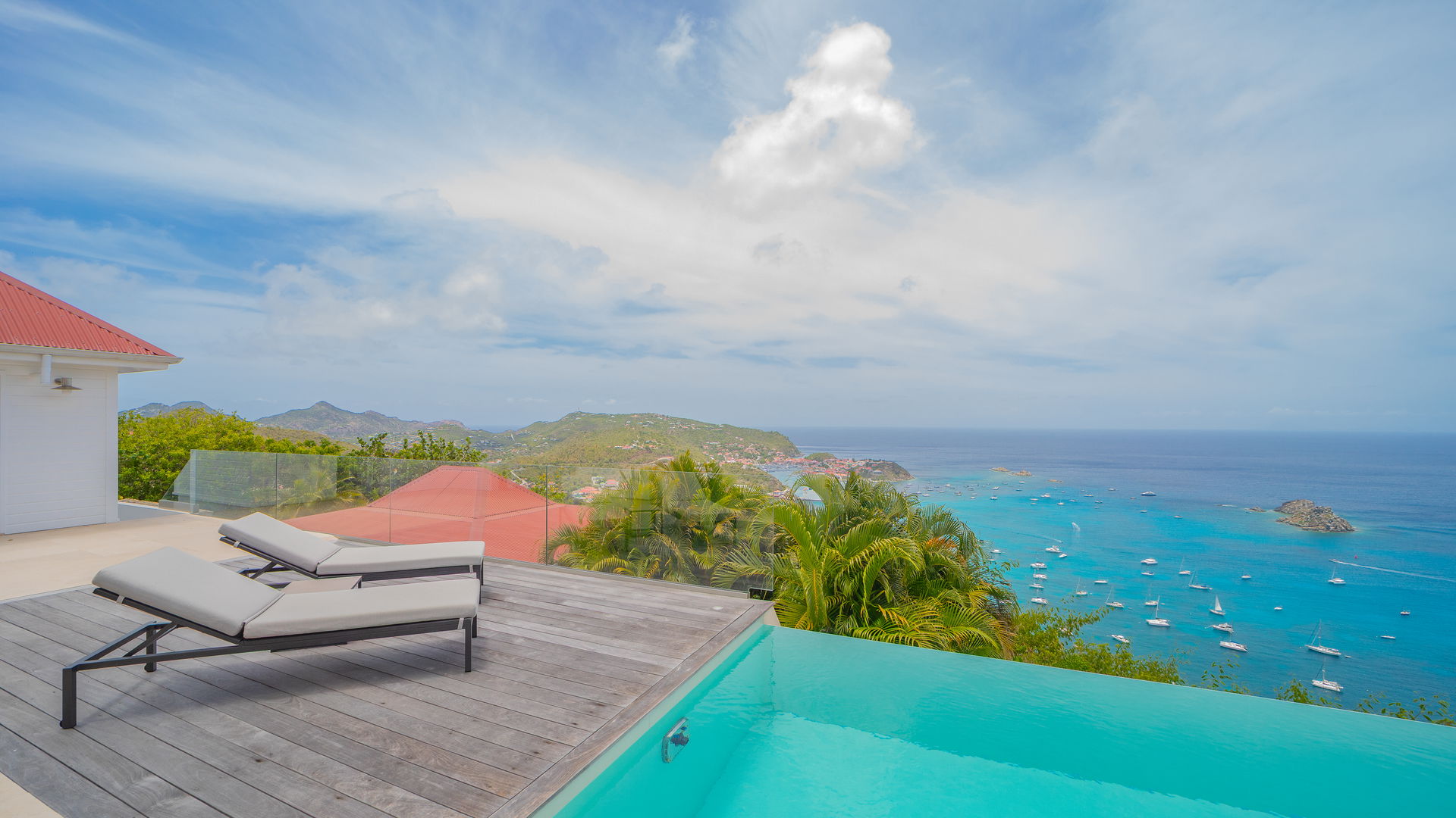 POOL & TERRACE
