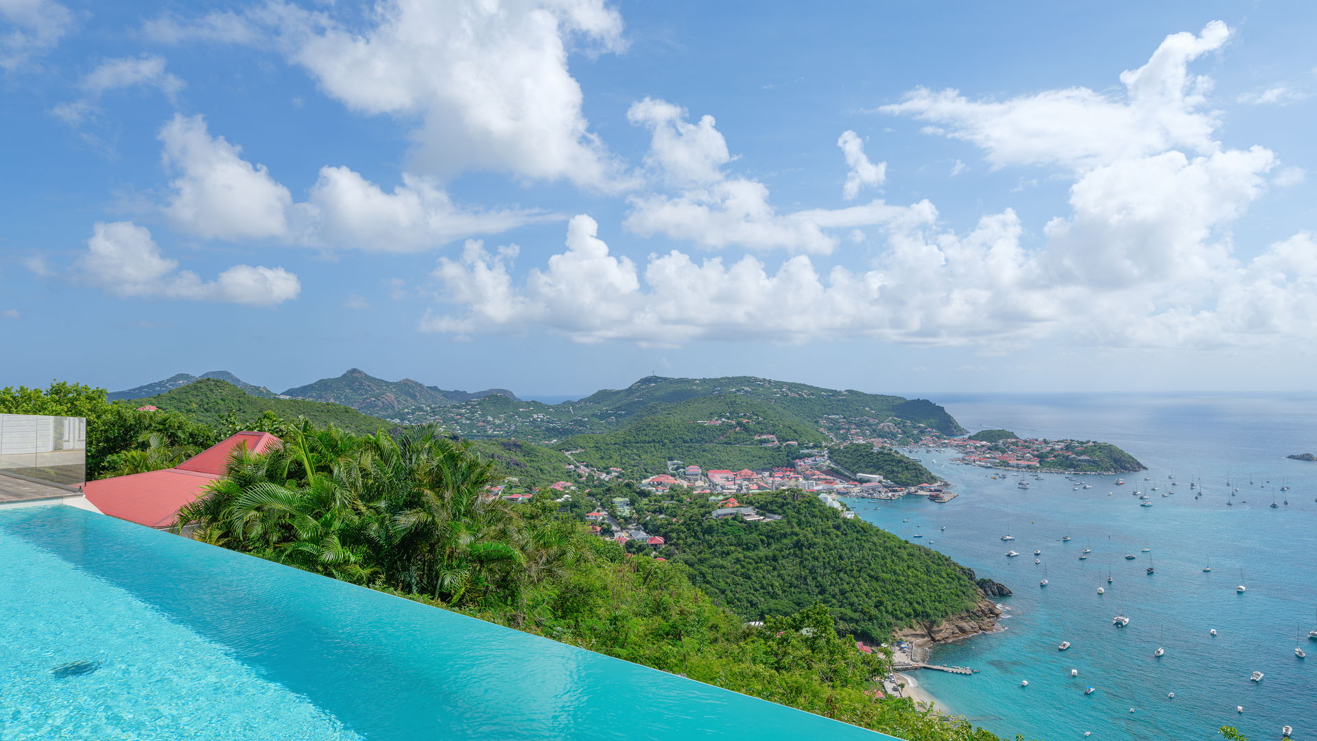 POOL & TERRACE