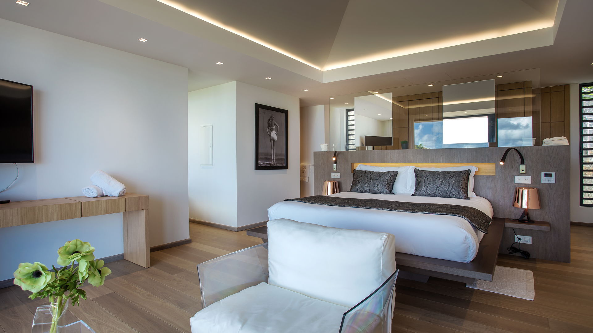 BEDROOM 2