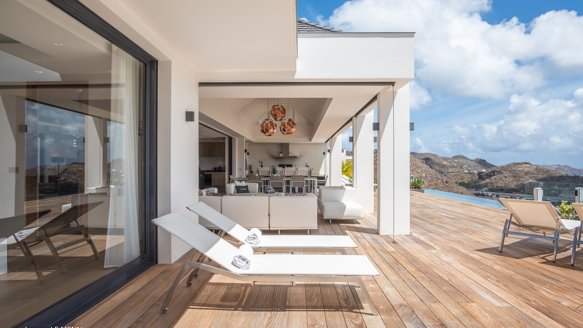 POOL & TERRACE