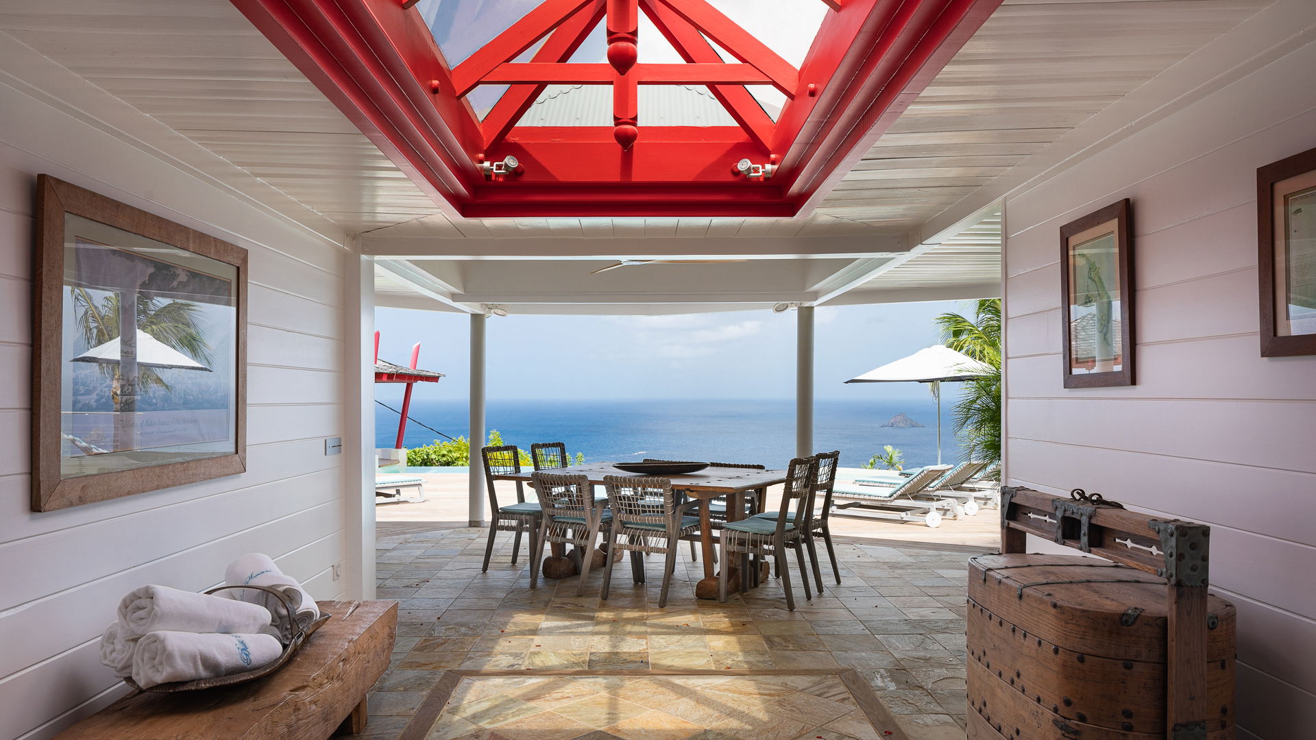 KITCHEN & DINING AREA