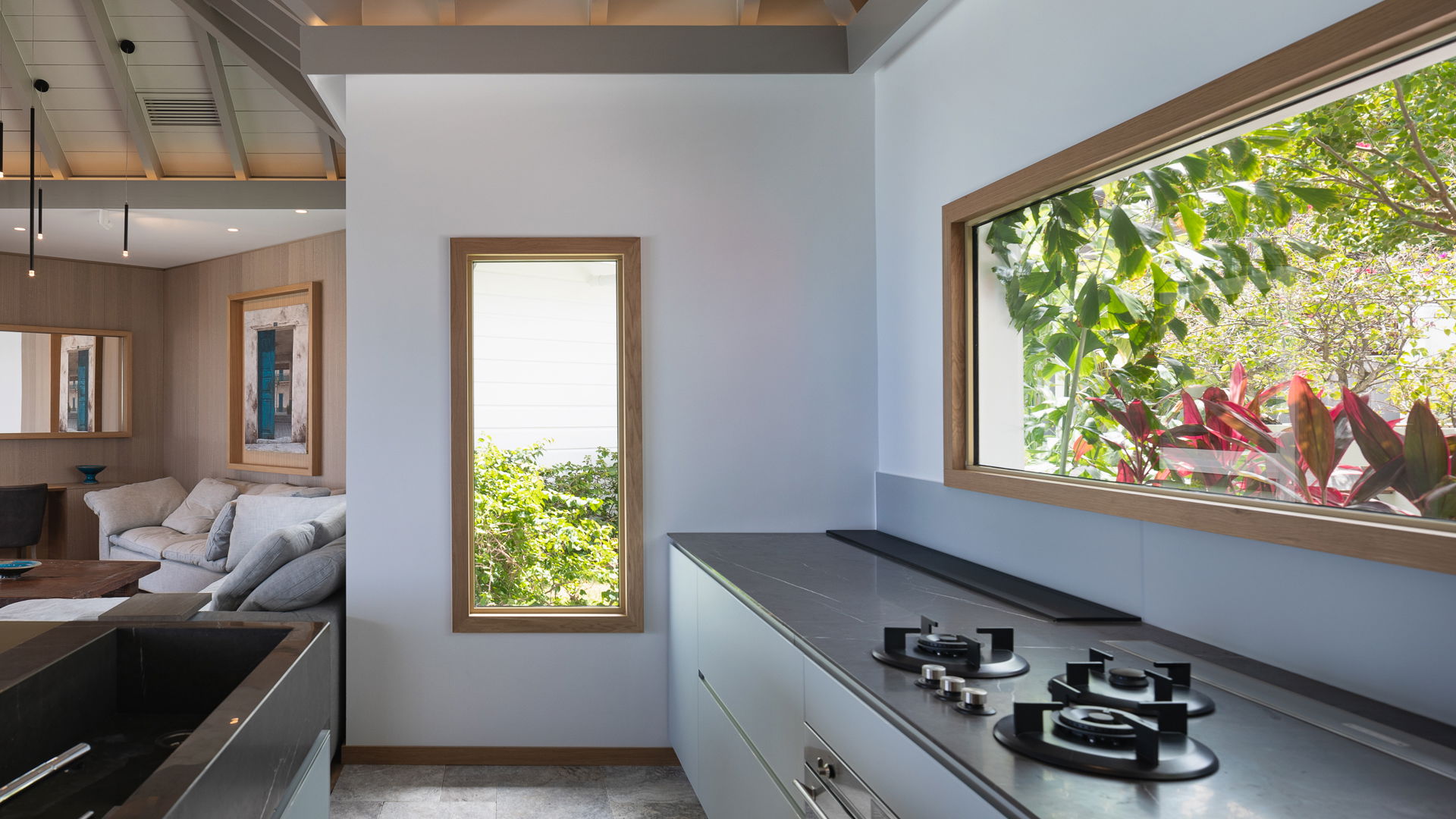 KITCHEN & DINING AREA