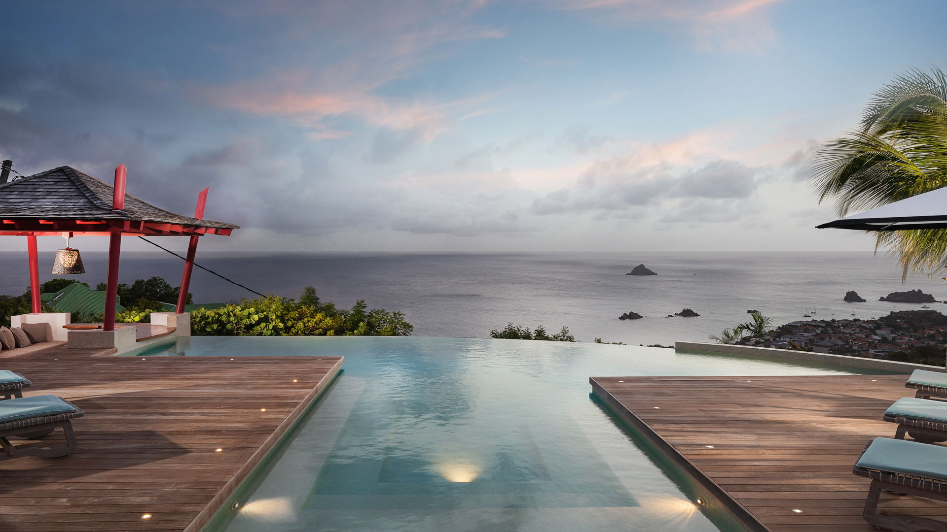 POOL & TERRACE