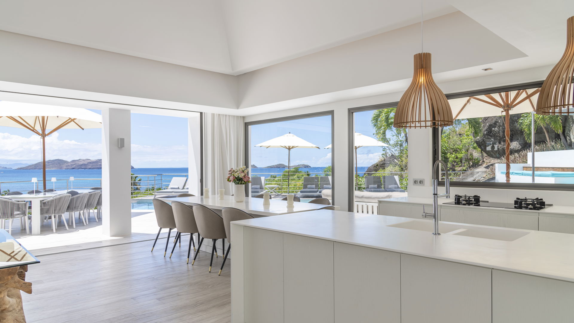 KITCHEN & DINING AREA
