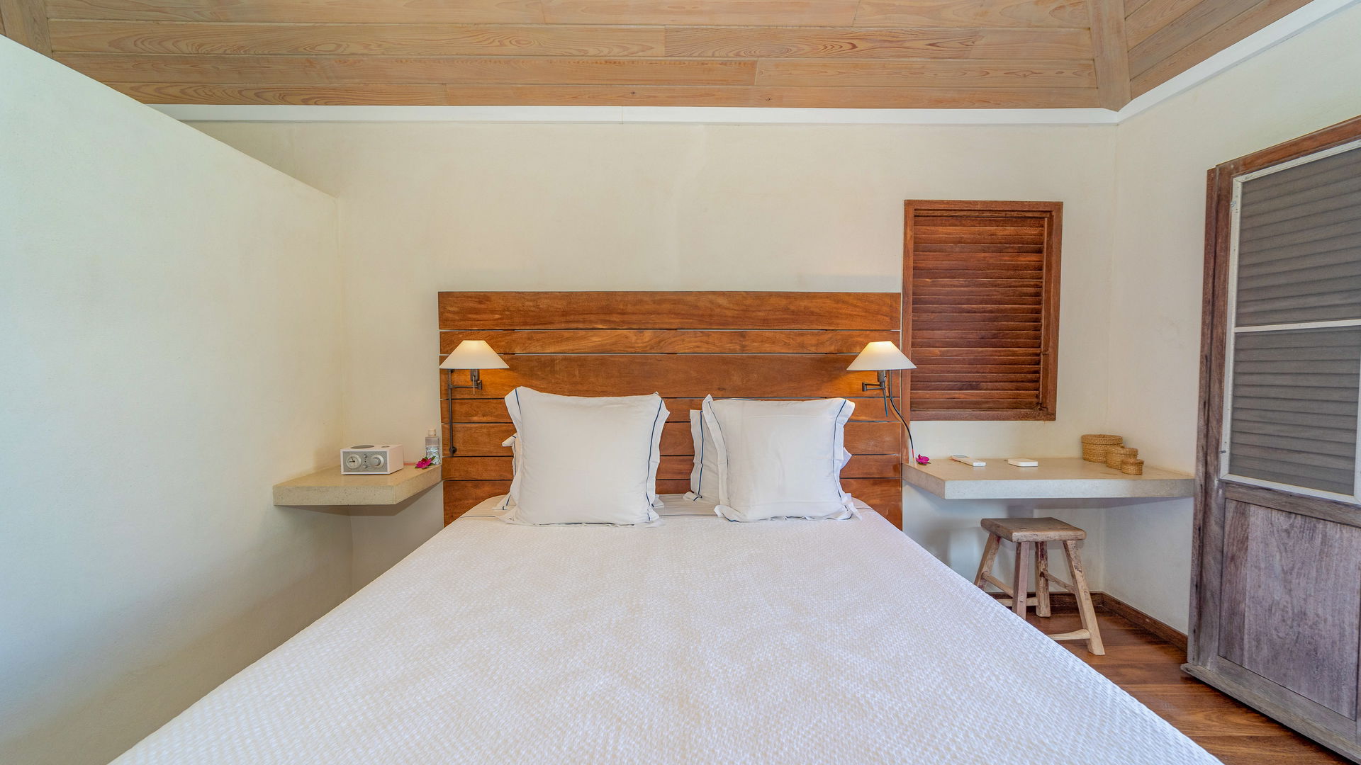BEDROOM 1