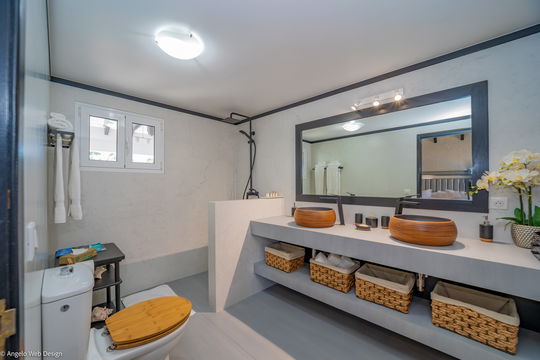VILLA ECOUTE LES VAGUES BEDROOM1 8