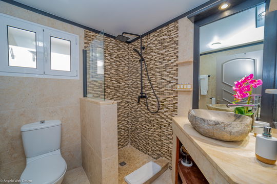 VILLA ECOUTE LES VAGUES BEDROOM3 6