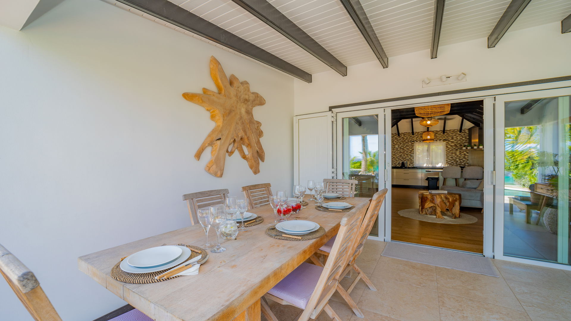 KITCHEN & DINING AREA