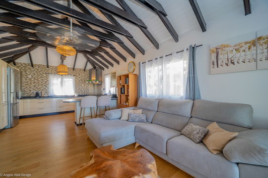 VILLA ECOUTE LES VAGUES LIVING AREA 4