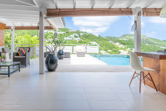 VILLA ANAKAO KITCHEN & DINING AREA 4