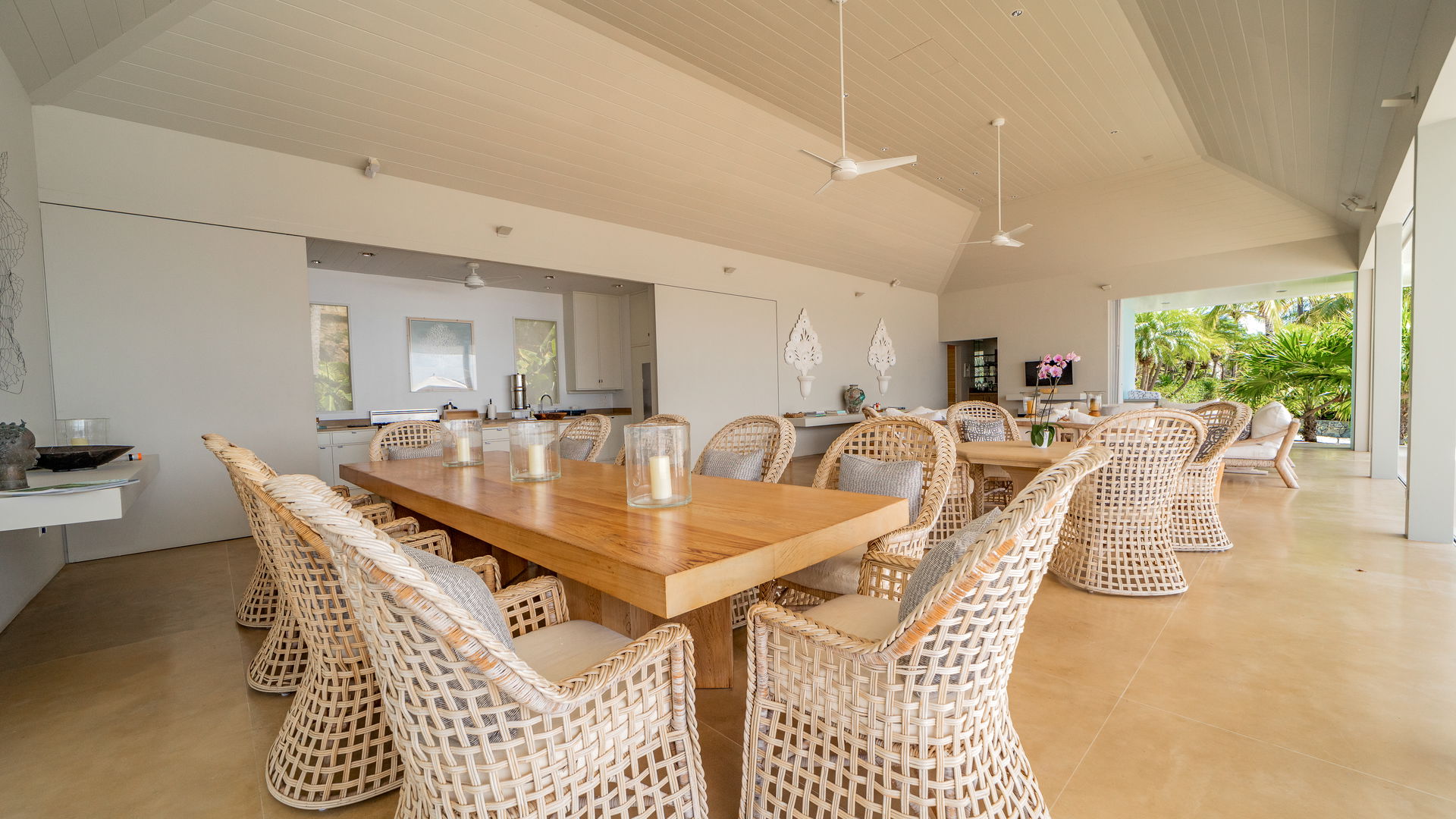 KITCHEN & DINING AREA
