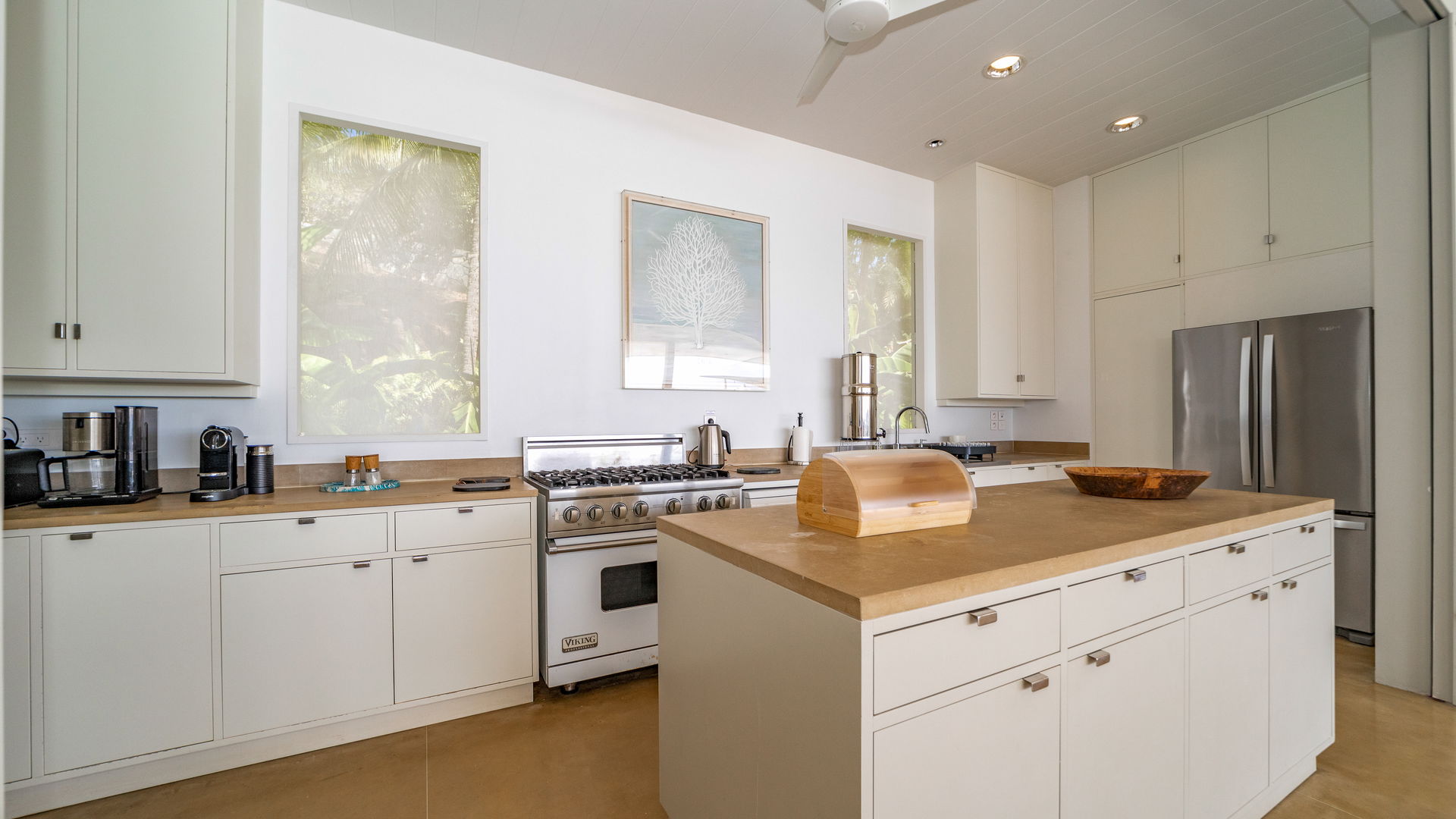 KITCHEN & DINING AREA