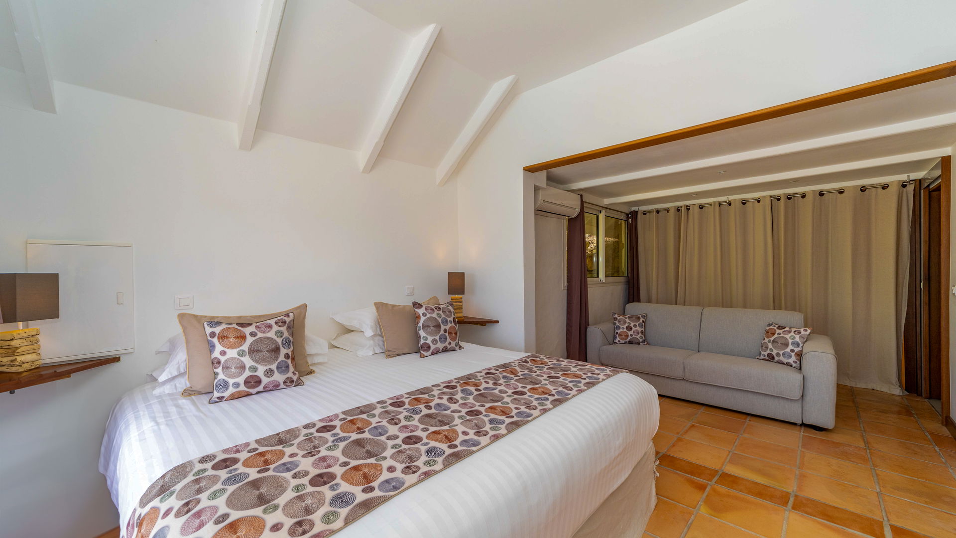 BEDROOM 1