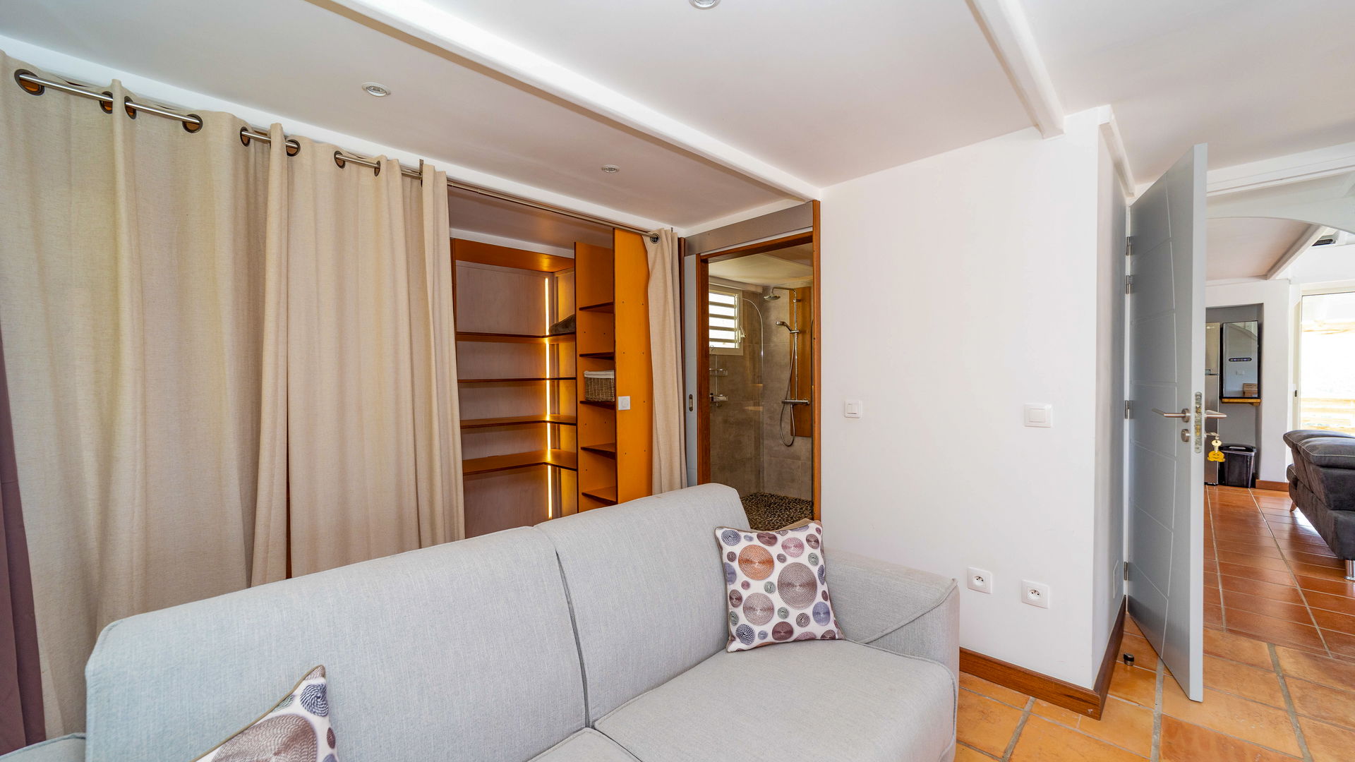 BEDROOM 1