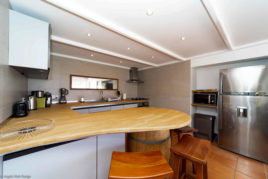 VILLA CASANOVA KITCHEN & DINING AREA 2
