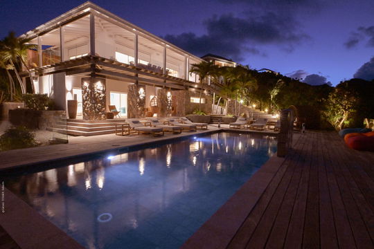 VILLA COEUR DE PIRATE BY NIGHT 1
