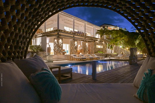 VILLA COEUR DE PIRATE BY NIGHT 2