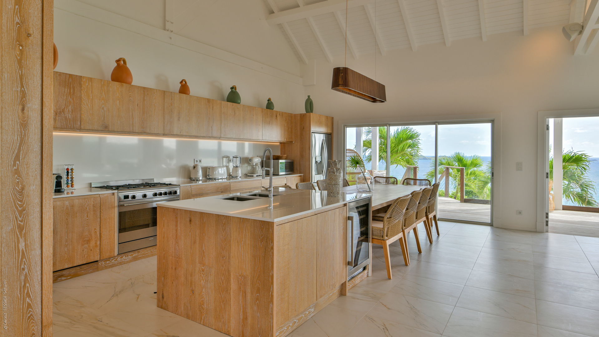 KITCHEN & DINING AREA