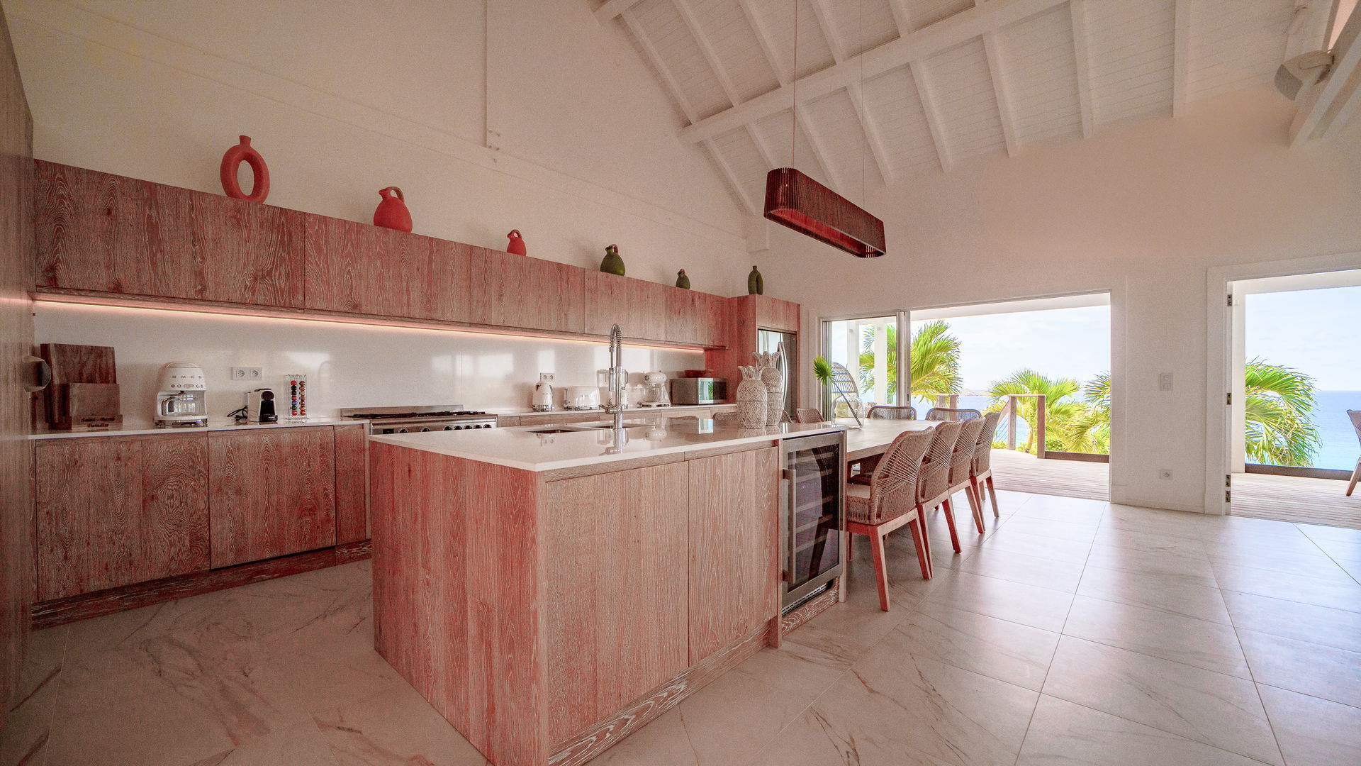 KITCHEN & DINING AREA