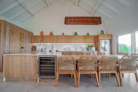 VILLA COEUR DE PIRATE KITCHEN & DINING AREA 3
