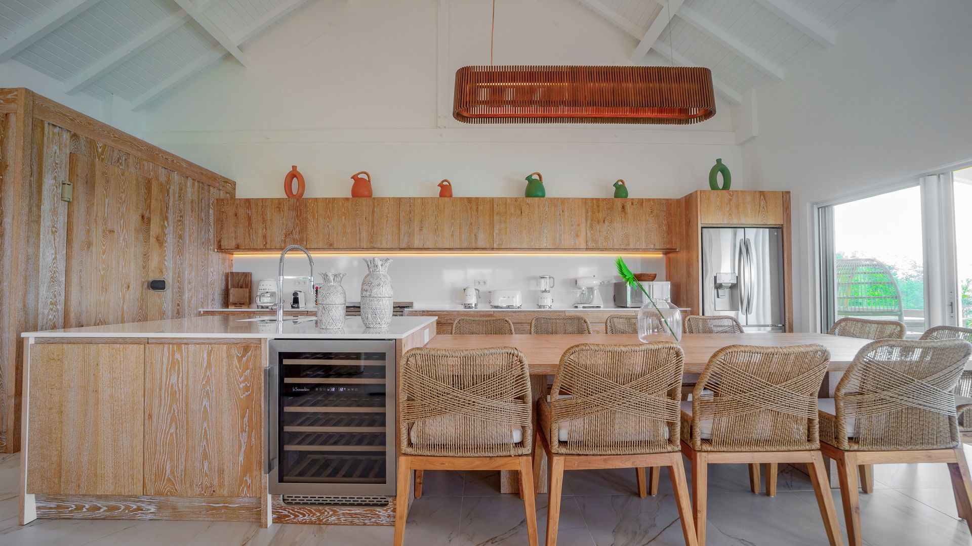 KITCHEN & DINING AREA