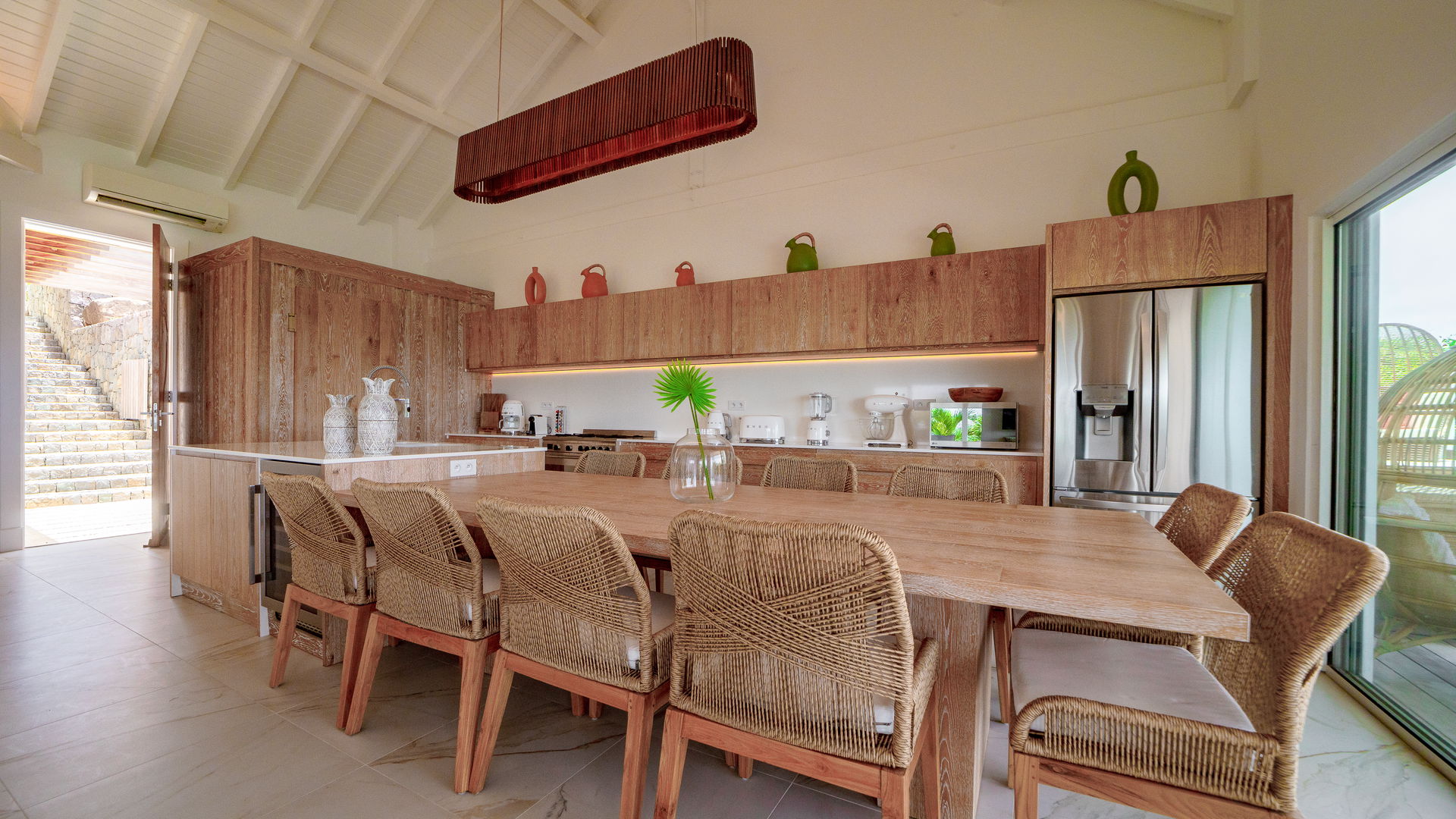 KITCHEN & DINING AREA
