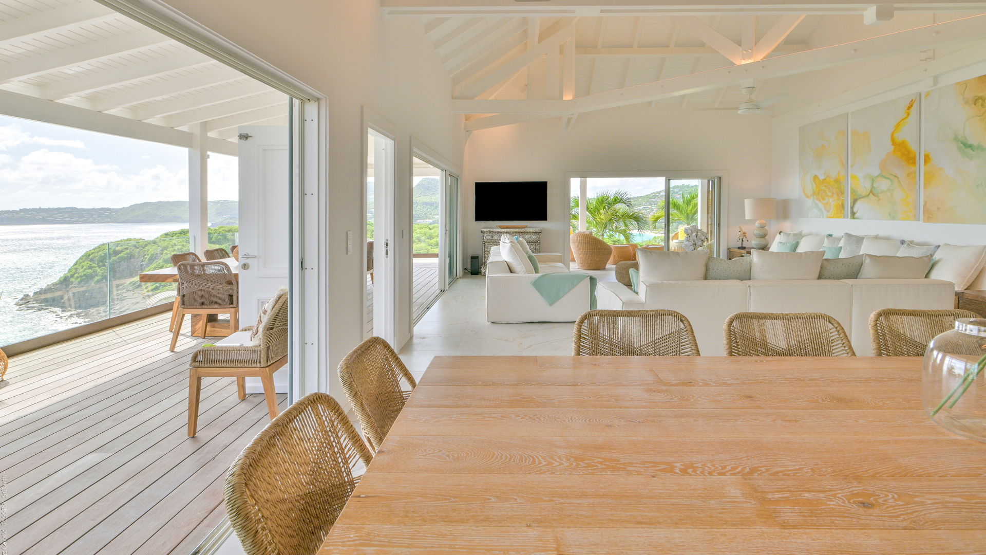 KITCHEN & DINING AREA