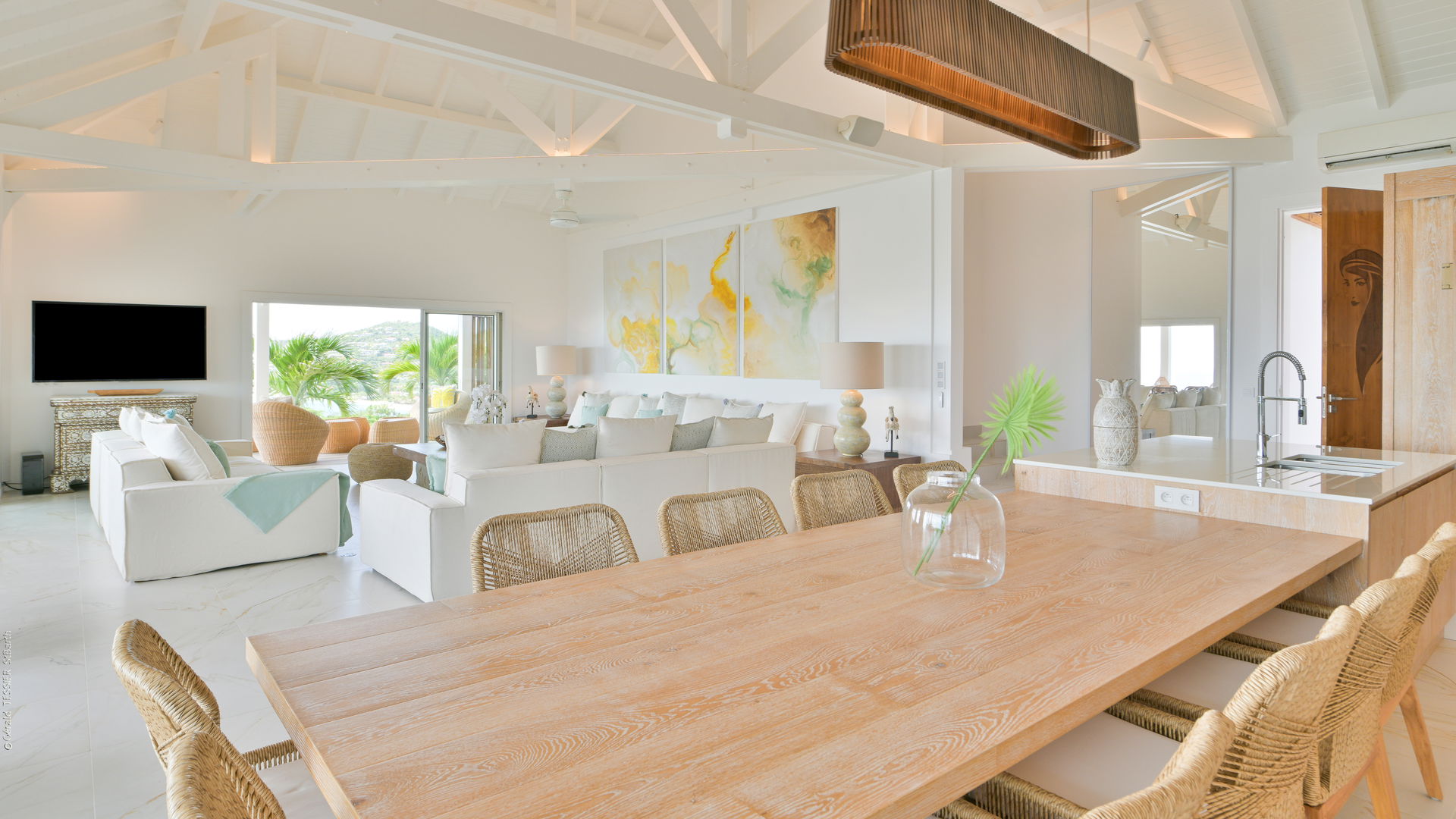 KITCHEN & DINING AREA