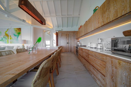 VILLA COEUR DE PIRATE KITCHEN & DINING AREA 8